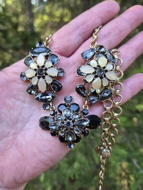 J. Crew Black Gray Neutral Rhinestone Cluster Statement Y2K Layered 3D Necklace